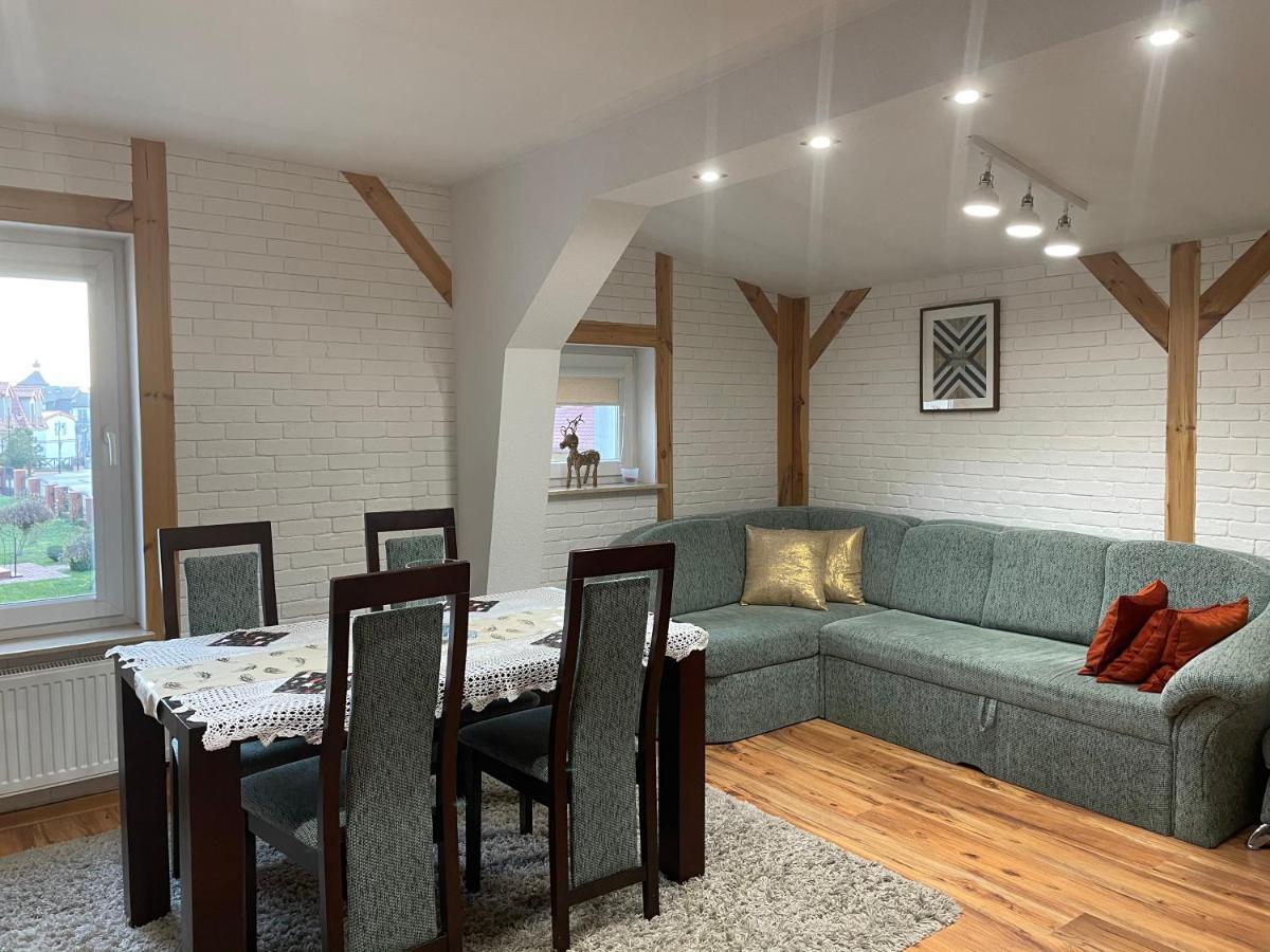 Apartament Przy Ulicy Zaruskiego Blisko Plazy Ustka Esterno foto